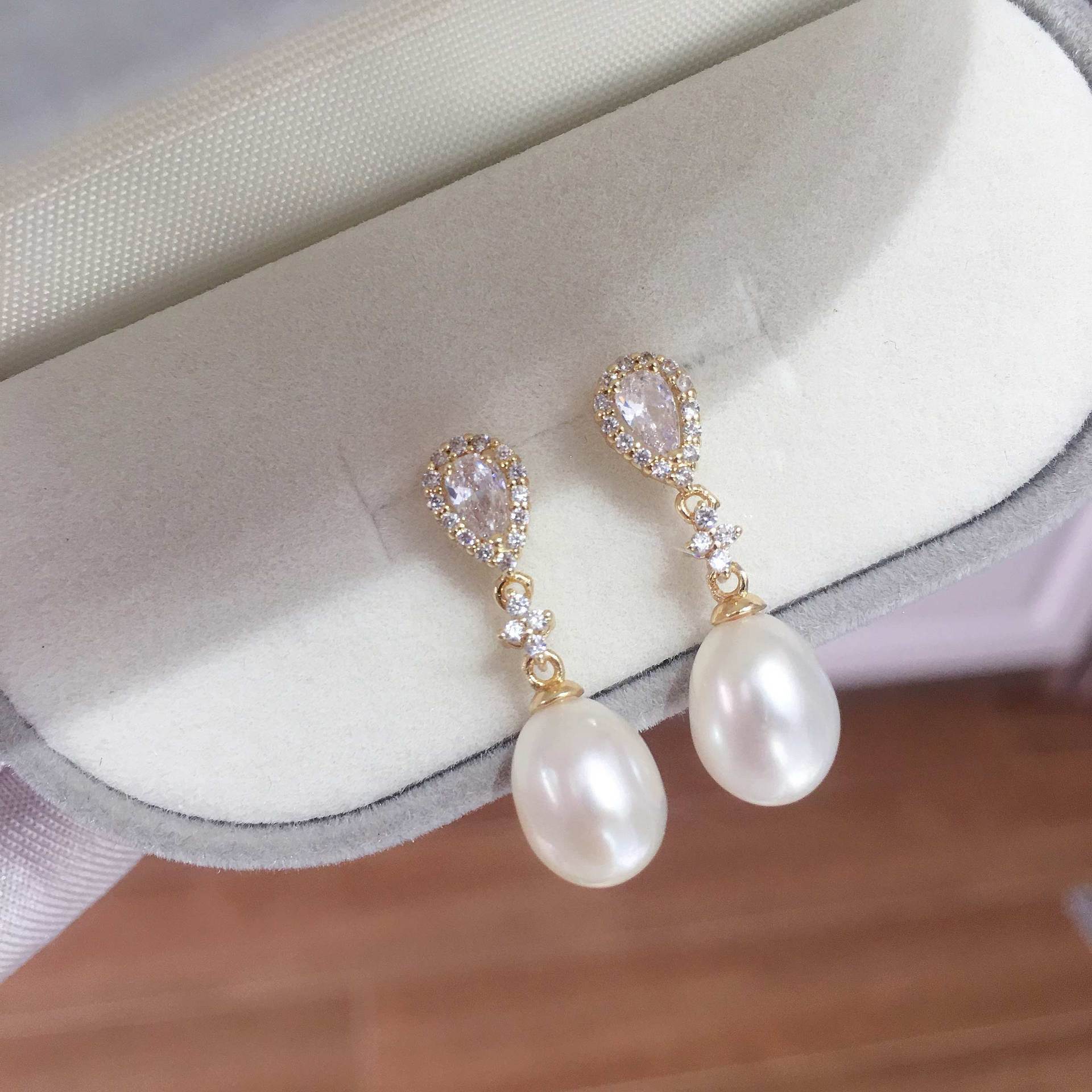 Pearl Earrings Female Affordable Luxury Style Advanced Micro Inlaid Zircon - Image 5