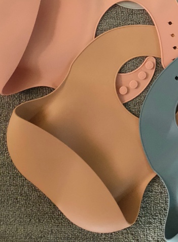 Soft Waterproof Silicone Baby Bib with Food Catcher, Baby Silicone Bib - Image 8