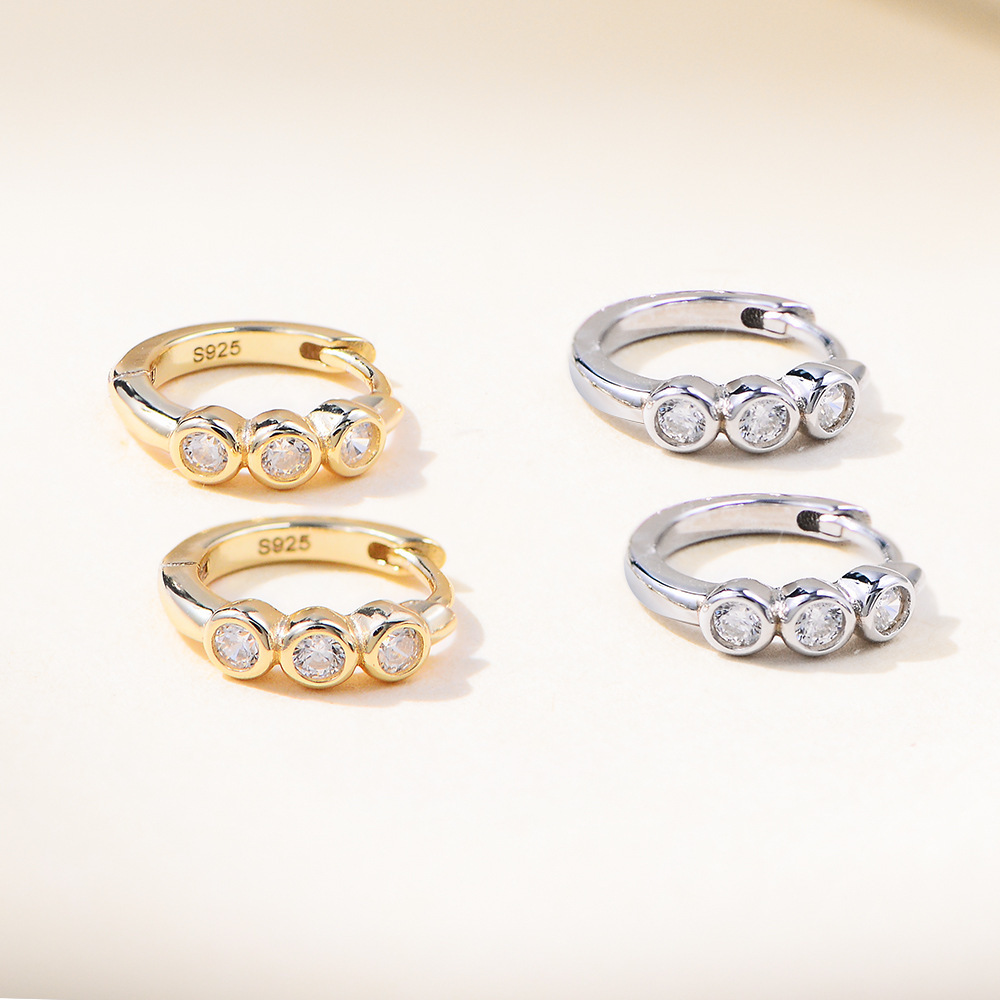 European And American Diamond C- Shaped Earrings - Image 4