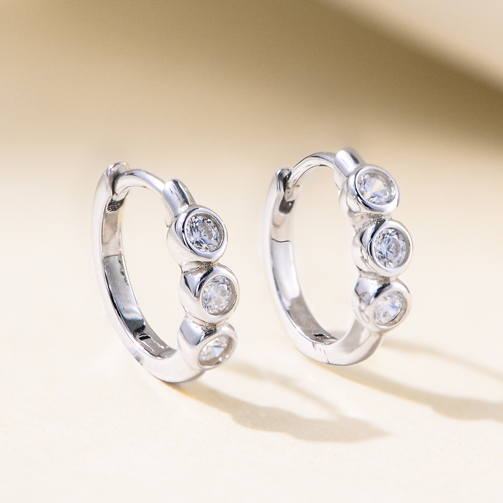 European And American Diamond C- Shaped Earrings - Image 2