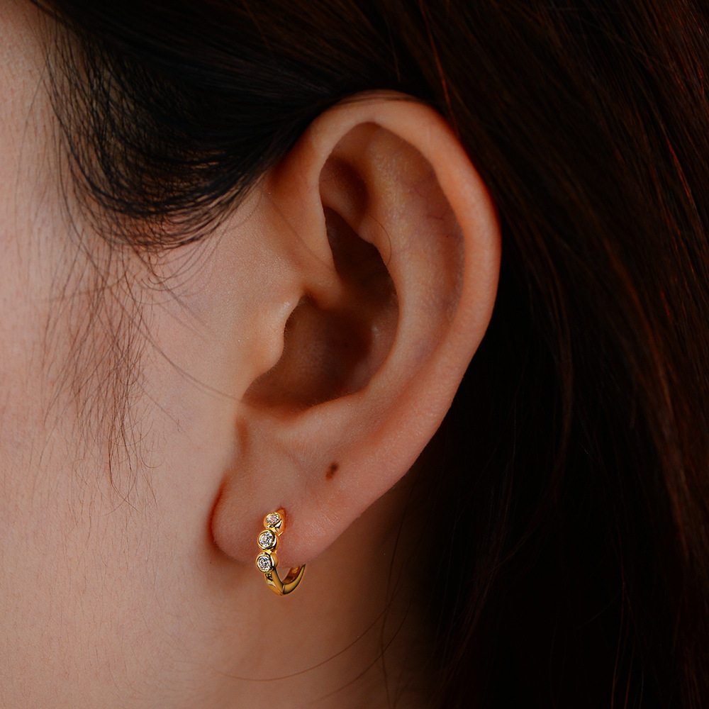 European And American Diamond C- Shaped Earrings - Image 5